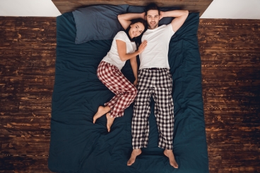 Что говорит о наших отношениях те позы, в которых мы спим