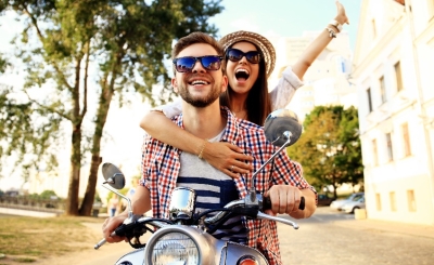 Способы, которыми мужчина признается в любви без слов