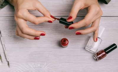 Как сделать ногти зрительно длиннее 