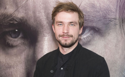 Сколько зарабатывает Александр Петров?