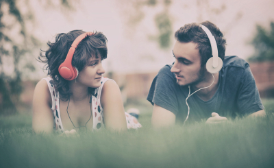 Как музыка управляет нашим мозгом: научные факты и примеры